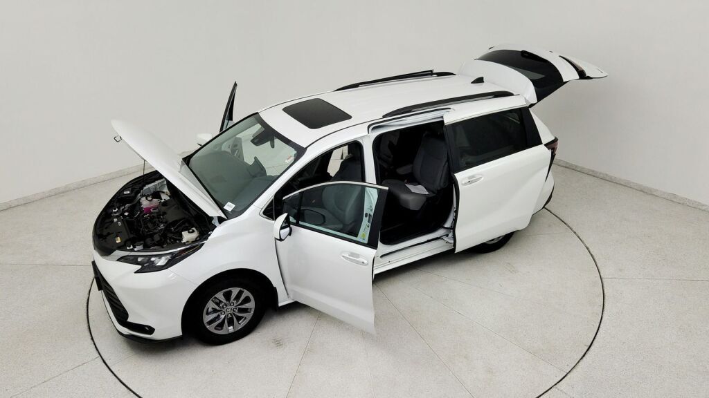 2025 Toyota Sienna XLE Laurel MD