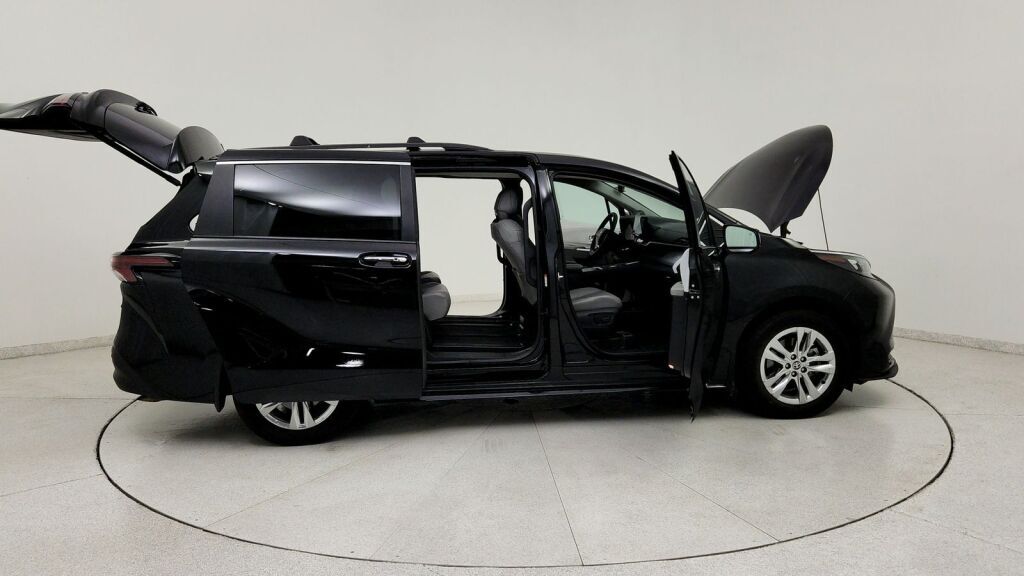 2025 Toyota Sienna XLE Laurel MD