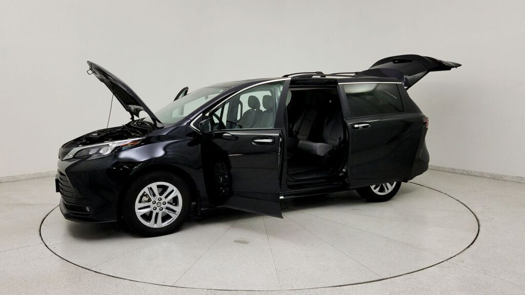 2025 Toyota Sienna XLE Laurel MD