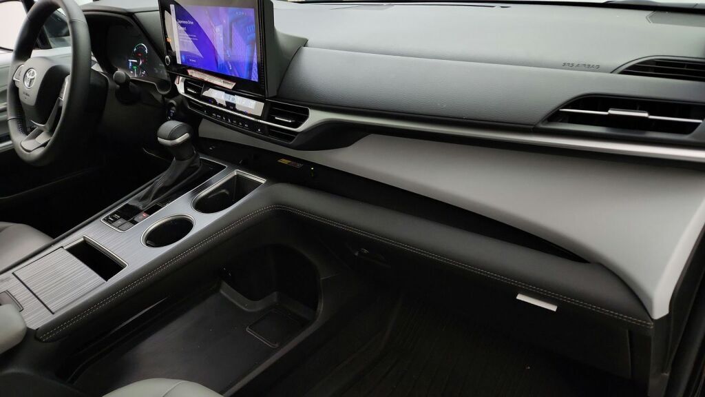 2025 Toyota Sienna XLE Laurel MD