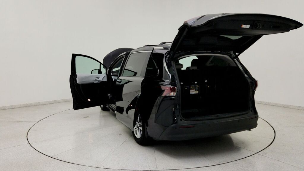 2025 Toyota Sienna XLE Laurel MD