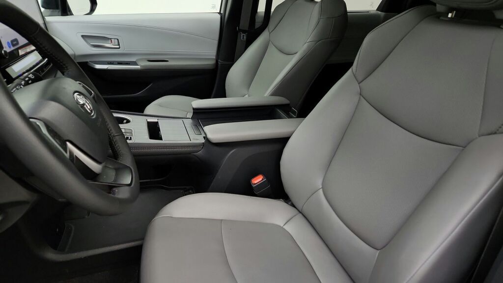 2025 Toyota Sienna XLE Laurel MD