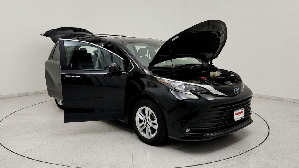 2025 Toyota Sienna XLE Laurel MD