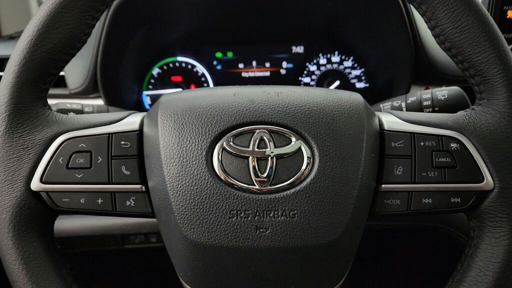 2025 Toyota Sienna XLE Laurel MD