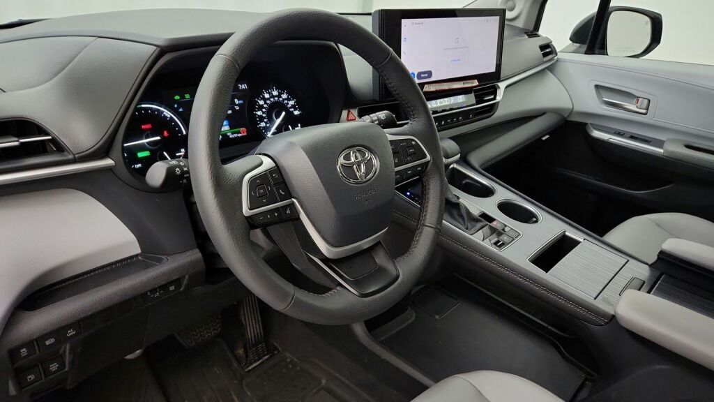 2025 Toyota Sienna XLE Laurel MD