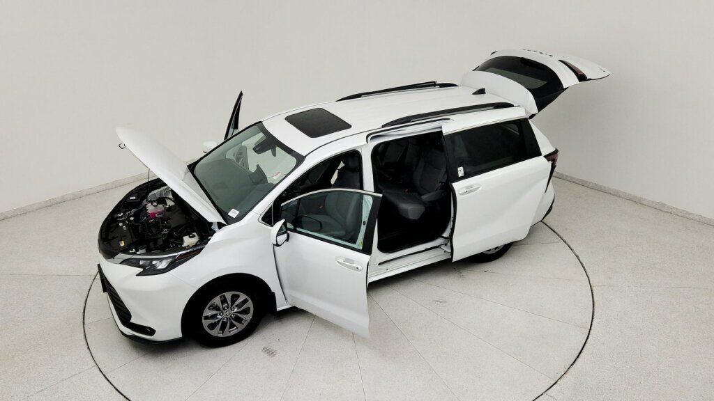 2025 Toyota Sienna XLE Laurel MD
