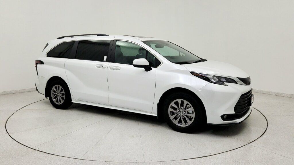 2025 Toyota Sienna XLE Laurel MD
