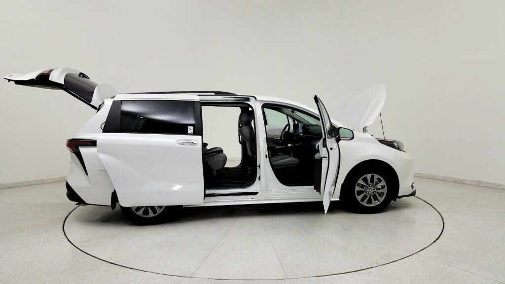 2025 Toyota Sienna XLE Laurel MD
