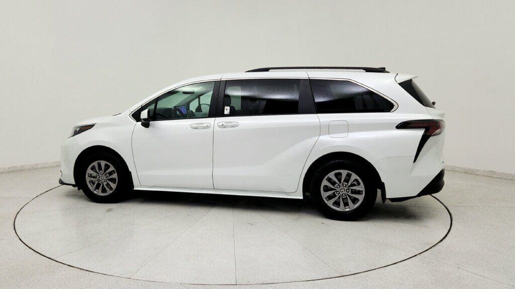 2025 Toyota Sienna XLE Laurel MD