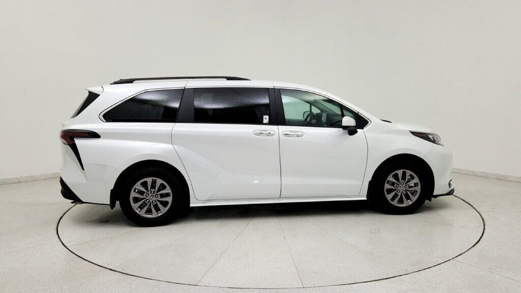 2025 Toyota Sienna XLE Laurel MD
