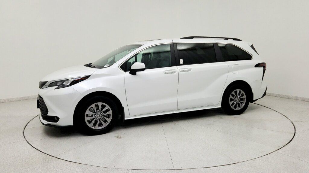 2025 Toyota Sienna XLE Laurel MD