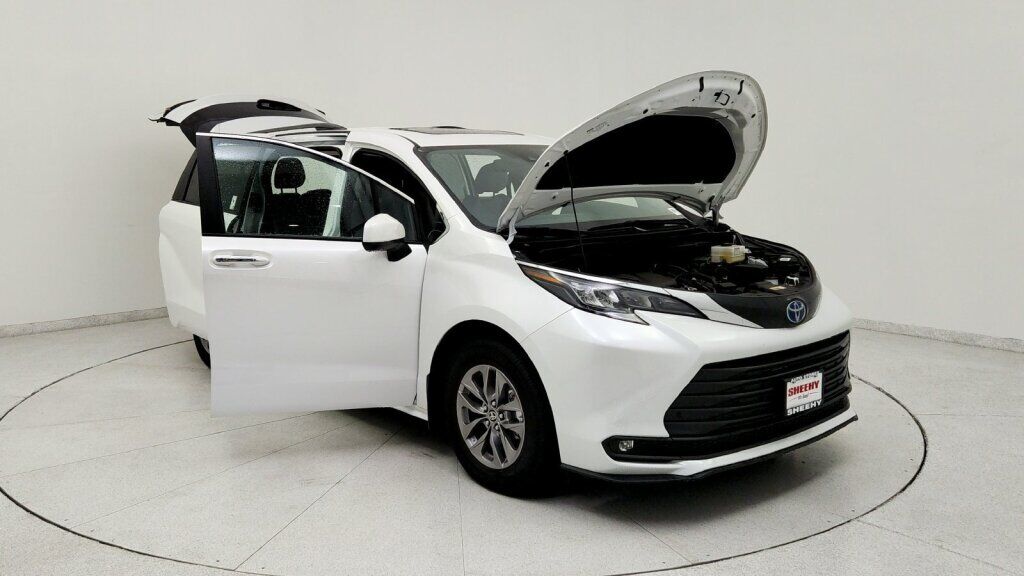 2025 Toyota Sienna XLE Laurel MD