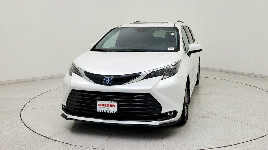 2025 Toyota Sienna XLE Laurel MD