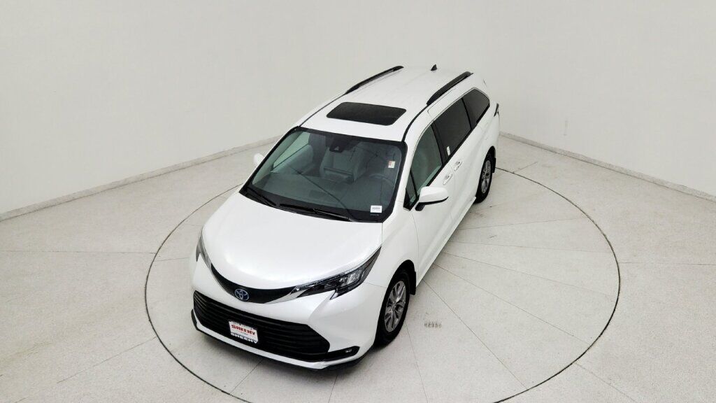 2025 Toyota Sienna XLE Laurel MD