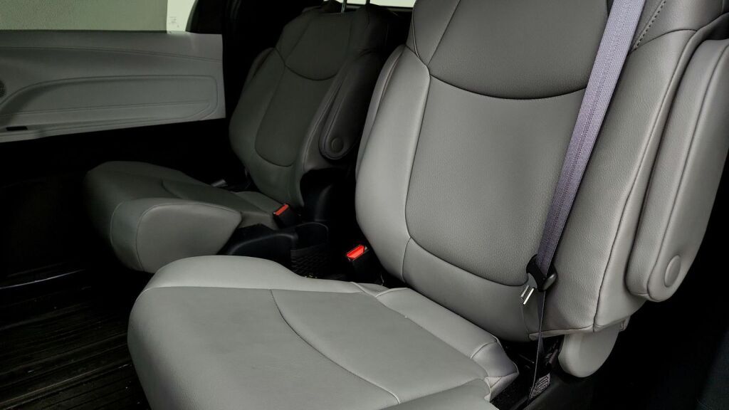 2025 Toyota Sienna XLE Laurel MD