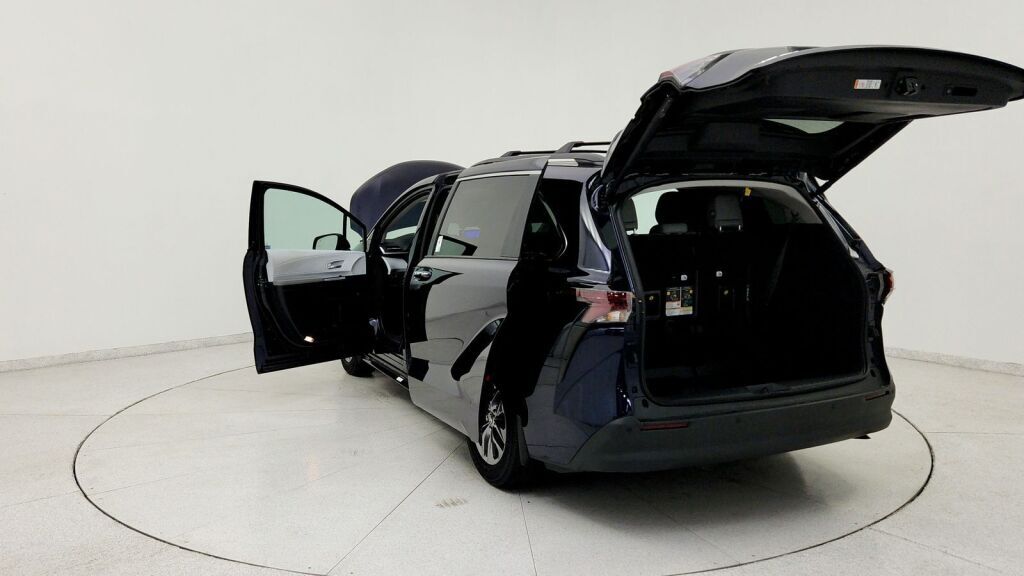 2025 Toyota Sienna XLE Laurel MD