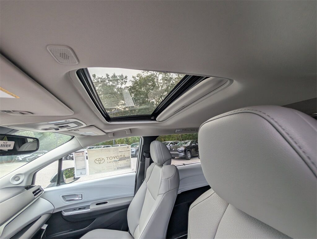 2025 Toyota Sienna XLE