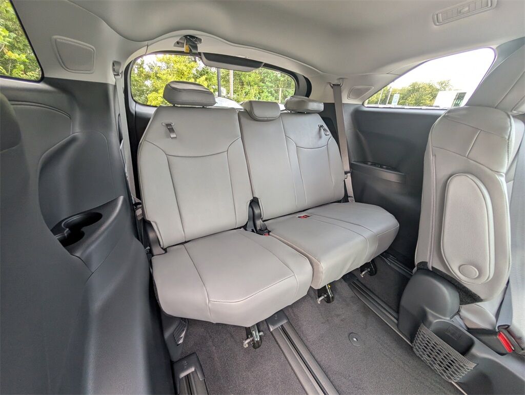 2025 Toyota Sienna XLE