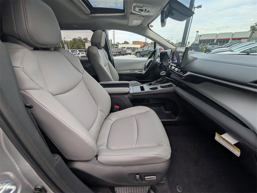 2025 Toyota Sienna XLE