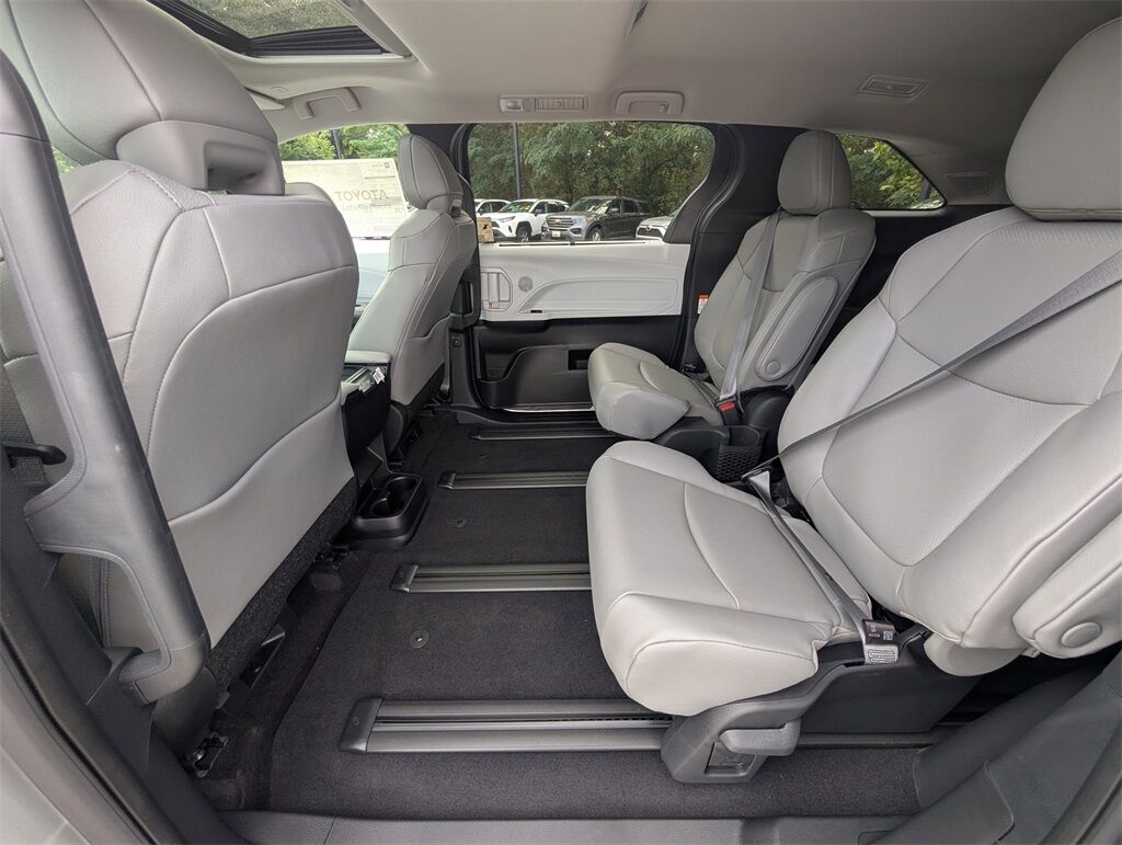 2025 Toyota Sienna XLE