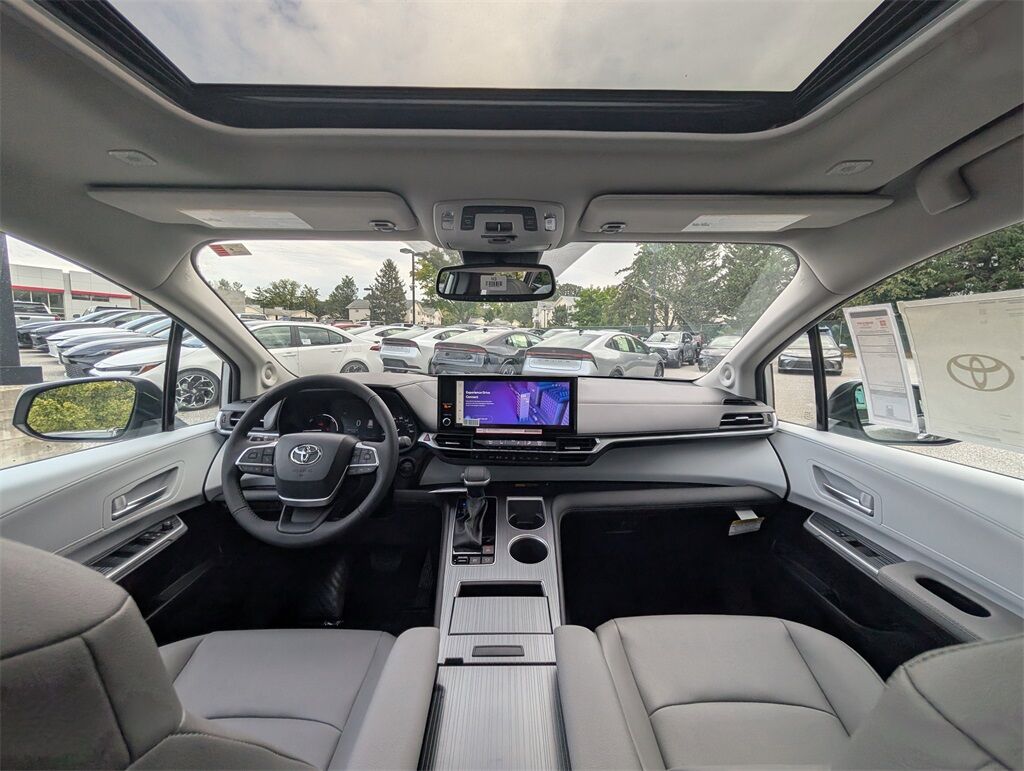 2025 Toyota Sienna XLE