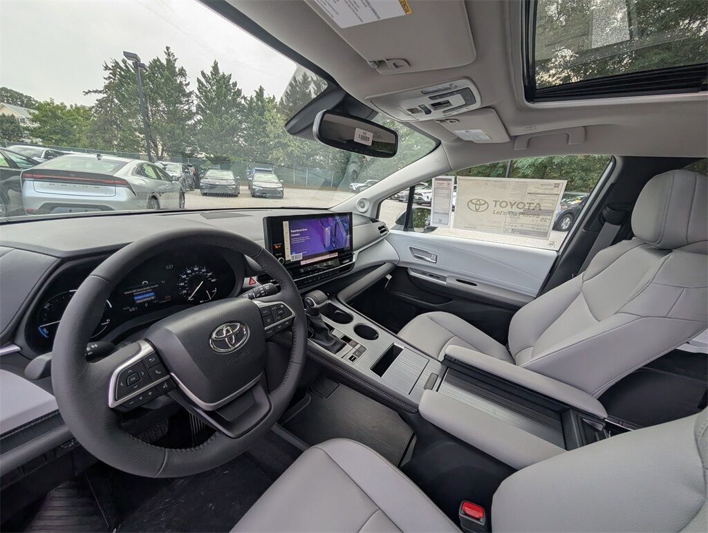 2025 Toyota Sienna XLE