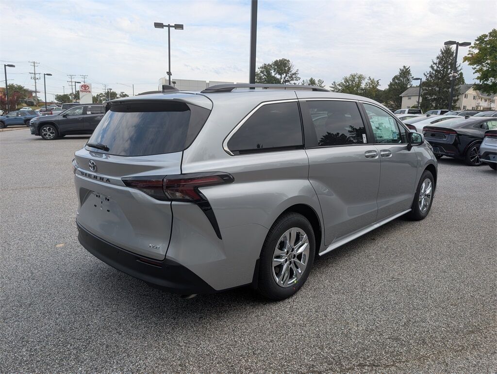 2025 Toyota Sienna XLE