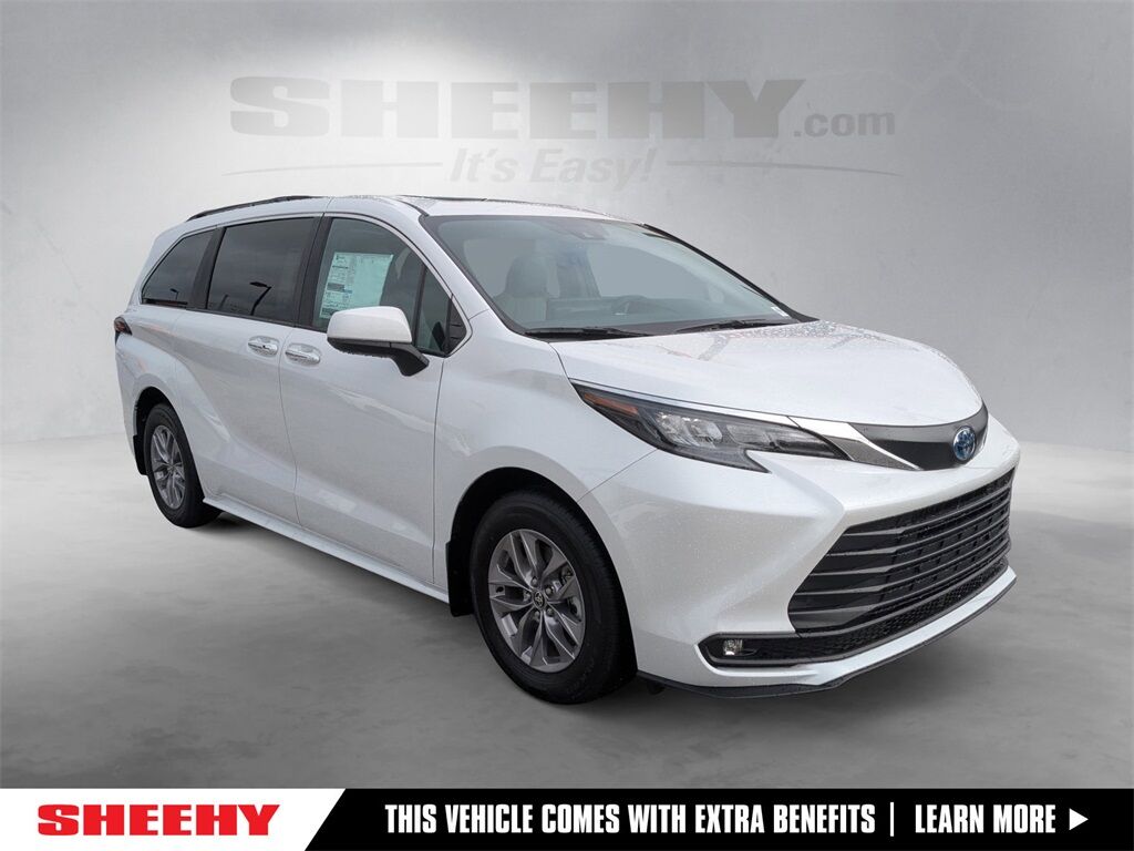 2025 Toyota Sienna XLE
