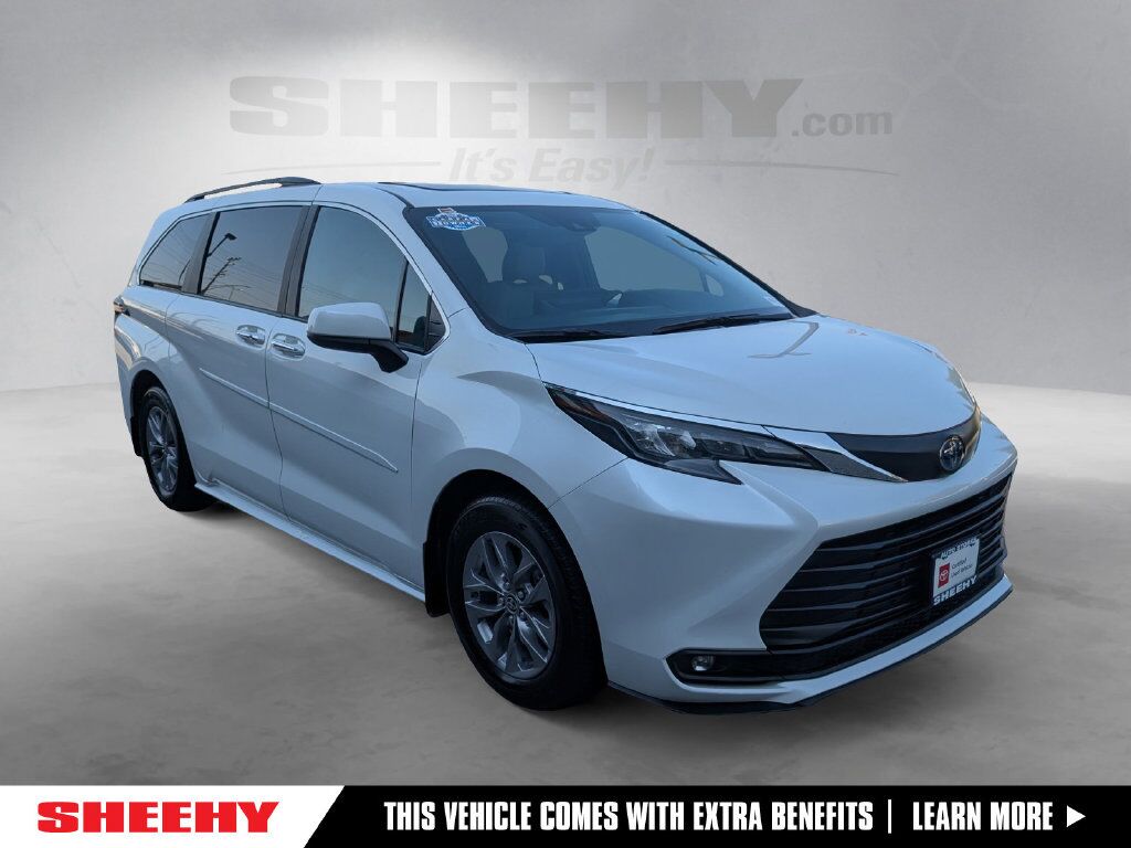 2025 Toyota Sienna XLE