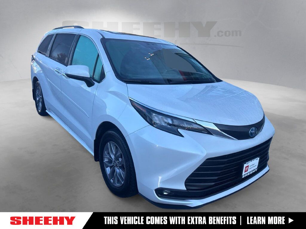 2025 Toyota Sienna XLE