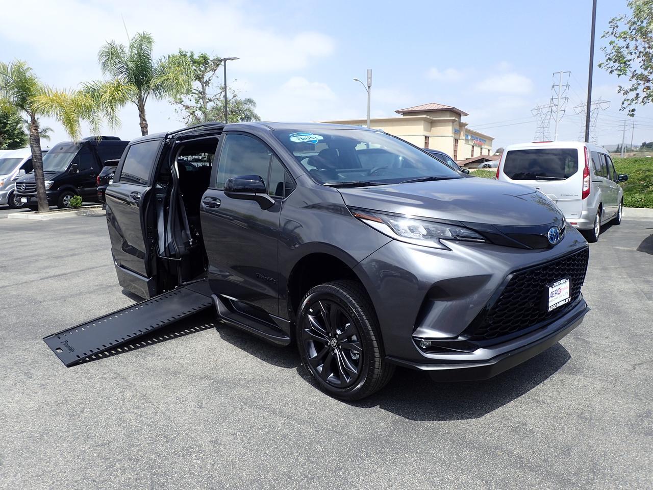 2025 Toyota Sienna XSE