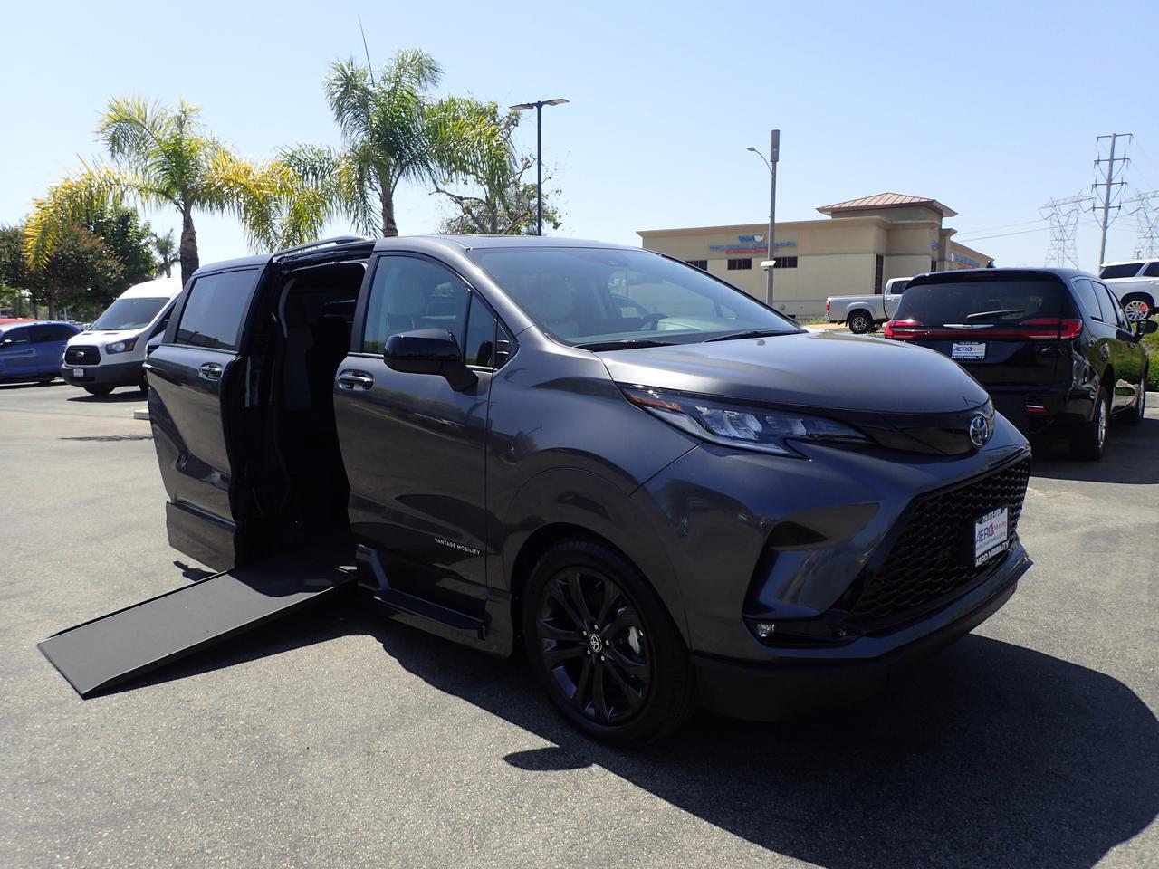 2025 Toyota Sienna XSE+