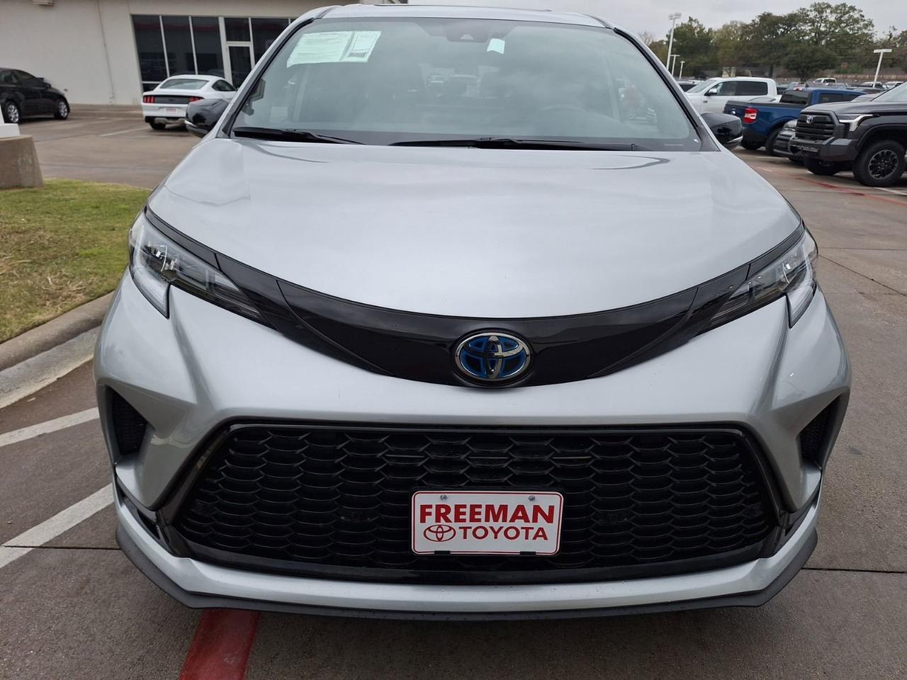 2025 Toyota Sienna XSE Hurst TX