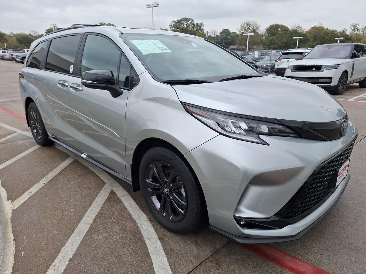2025 Toyota Sienna XSE Hurst TX