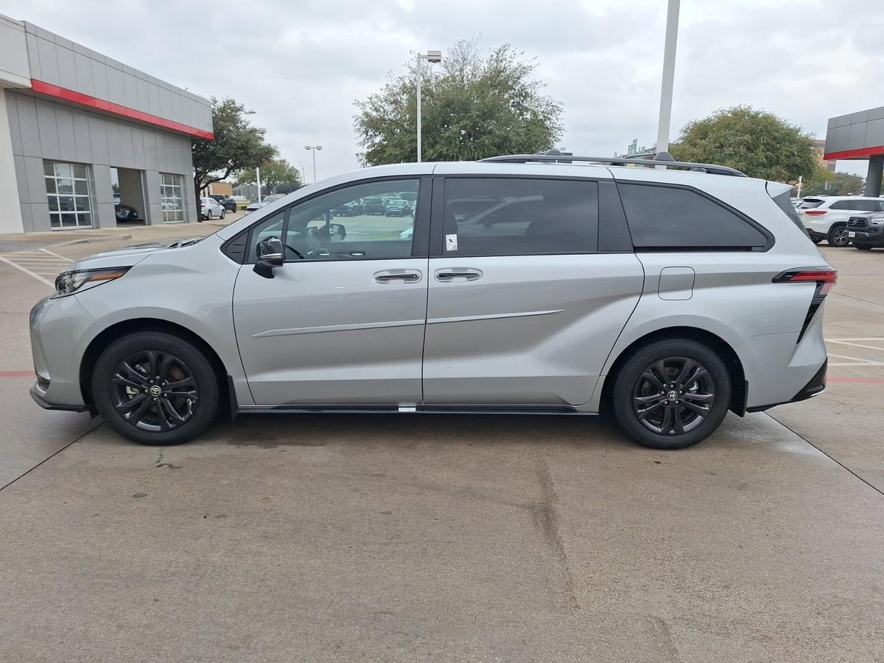 2025 Toyota Sienna XSE Hurst TX