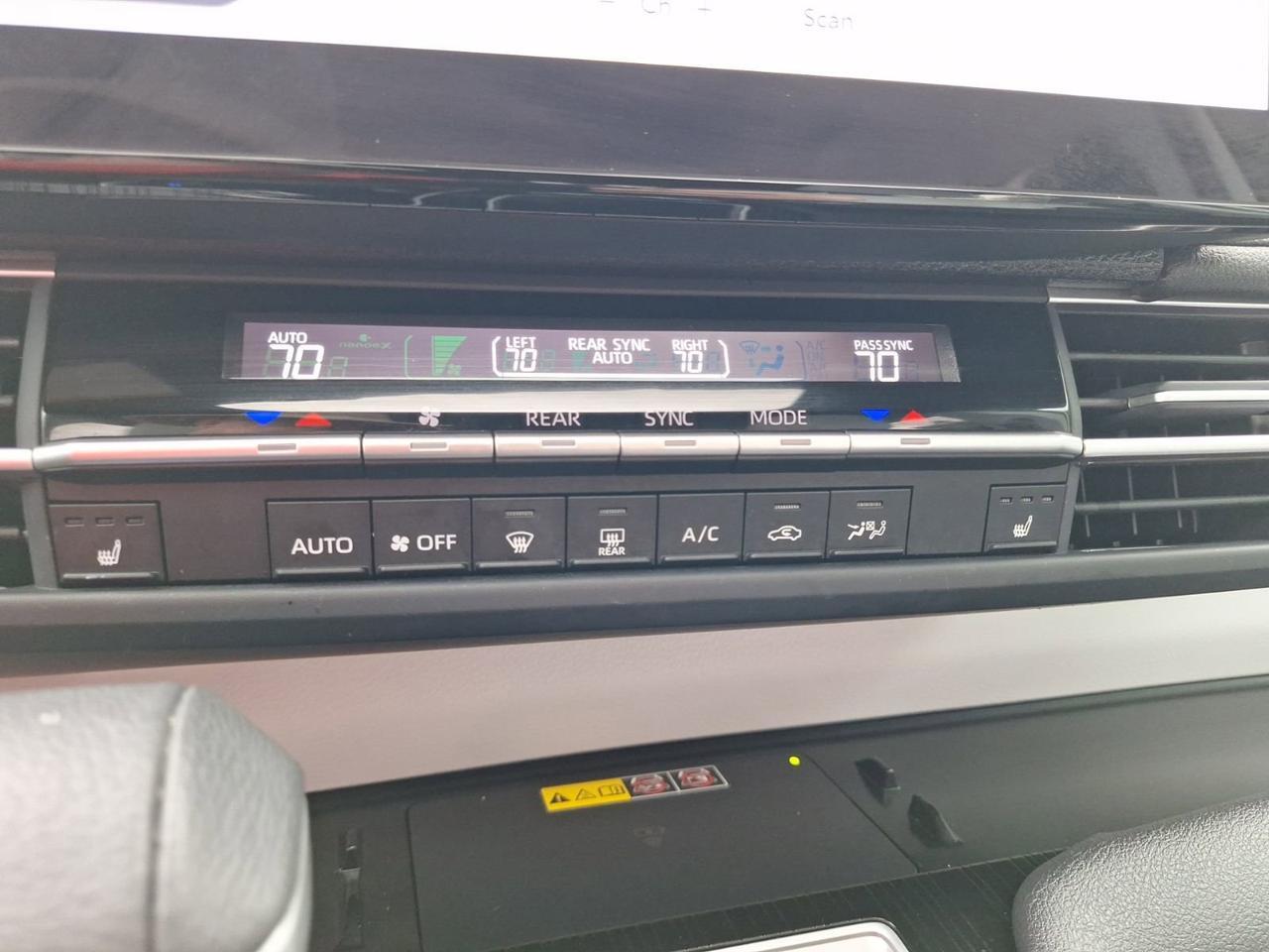 2025 Toyota Sienna XSE Hurst TX