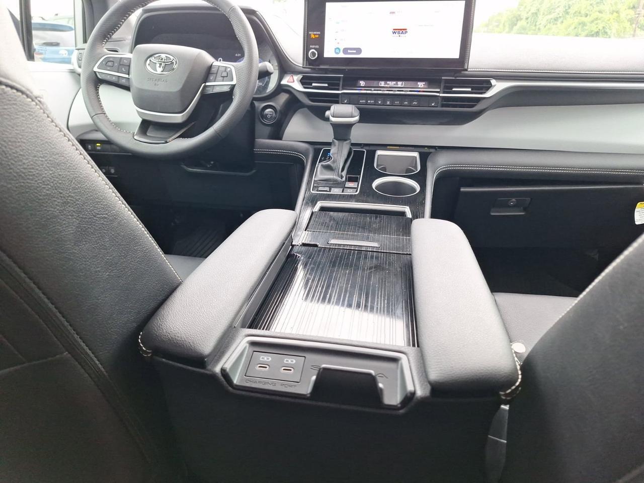 2025 Toyota Sienna XSE Hurst TX