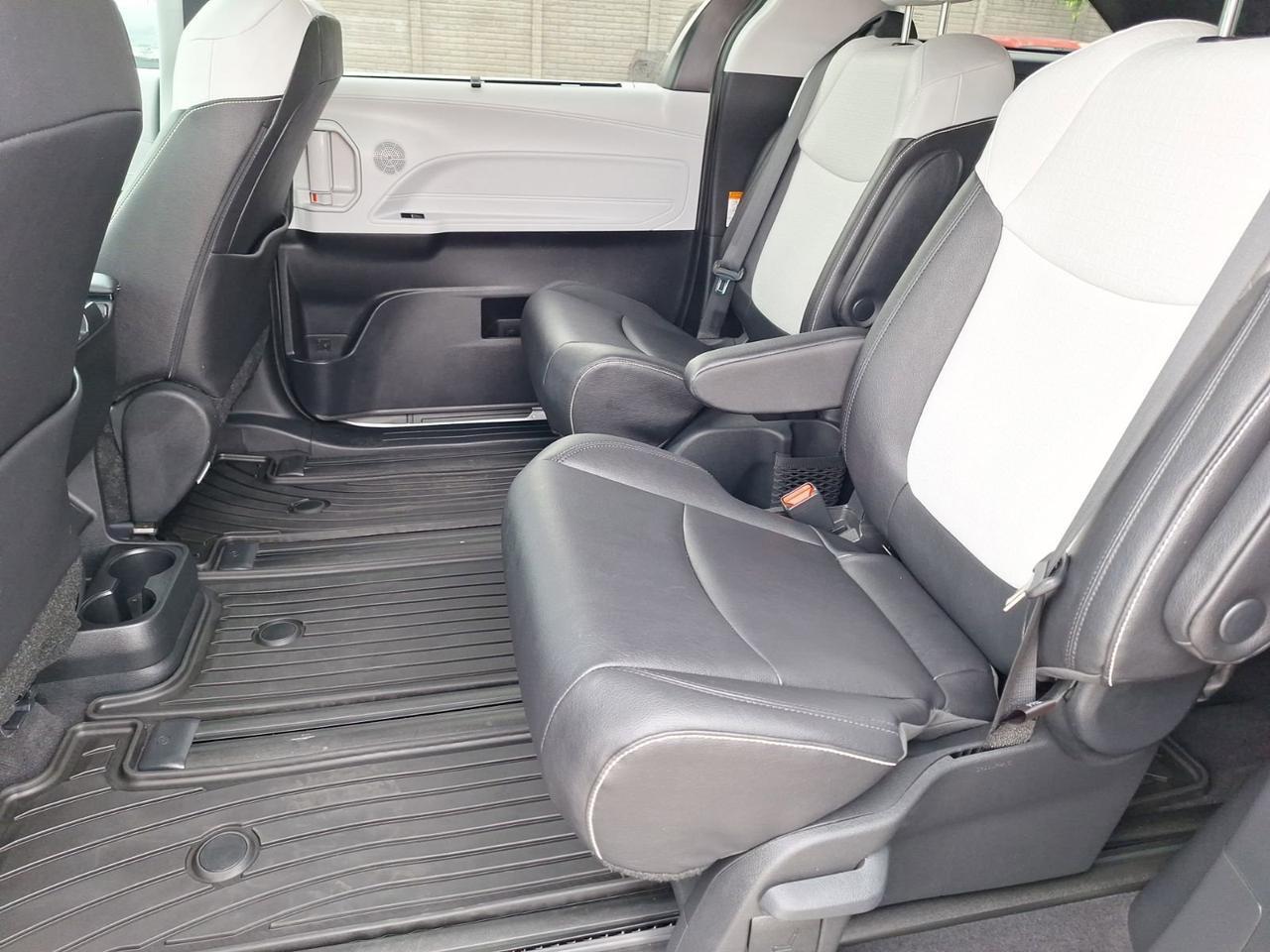 2025 Toyota Sienna XSE Hurst TX