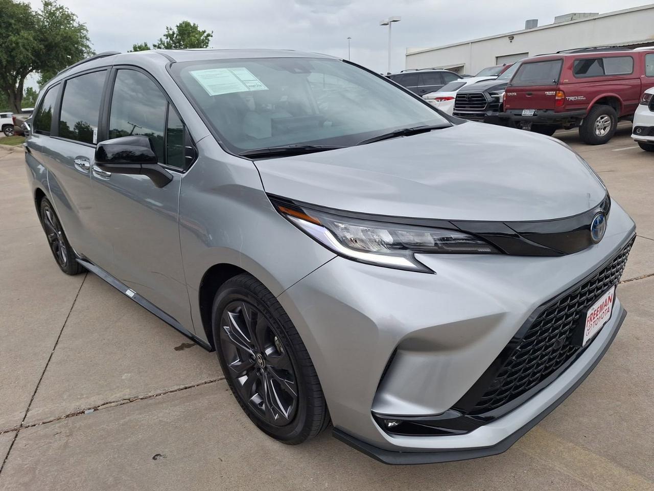 2025 Toyota Sienna XSE Hurst TX