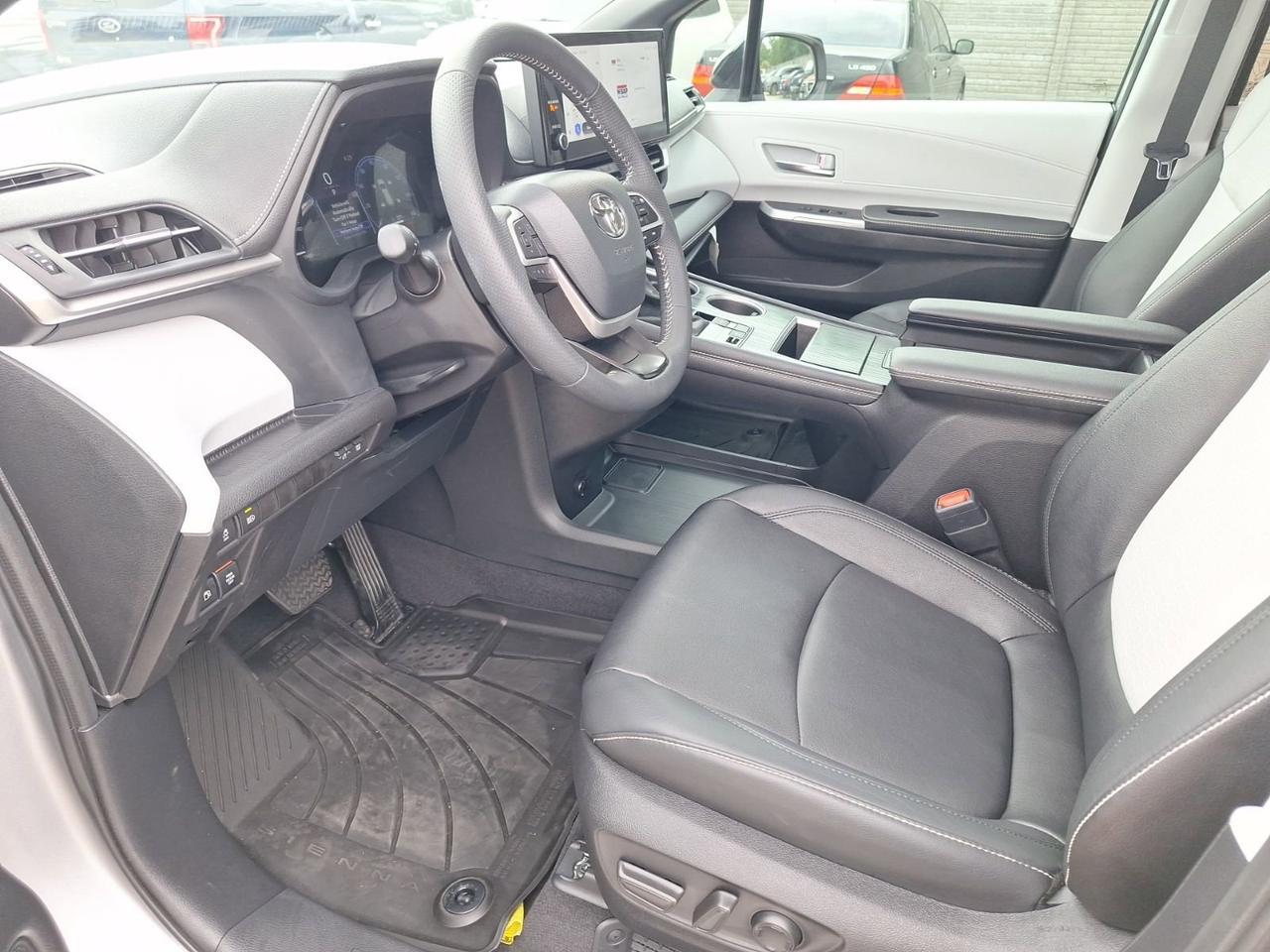 2025 Toyota Sienna XSE Hurst TX