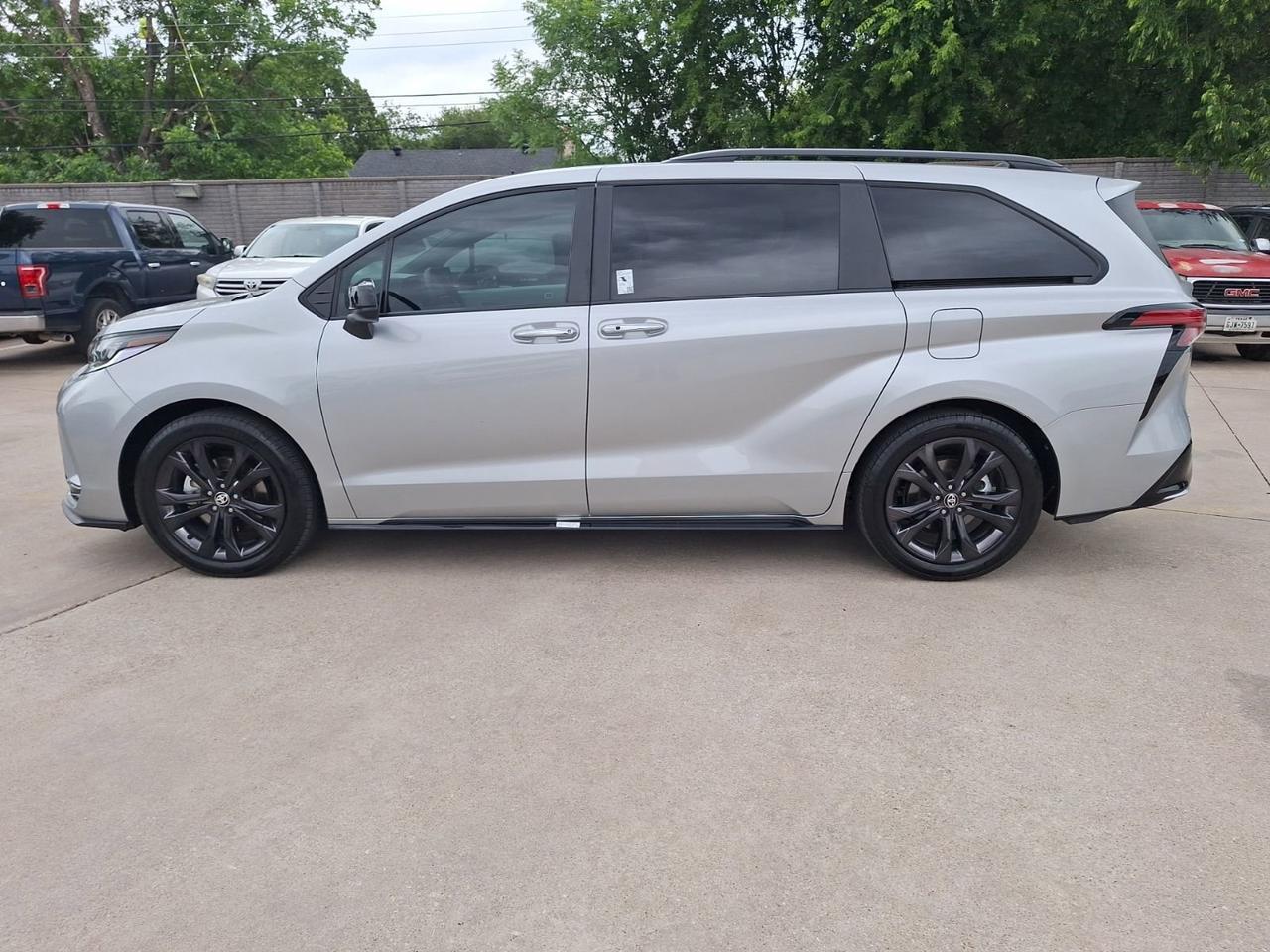2025 Toyota Sienna XSE Hurst TX