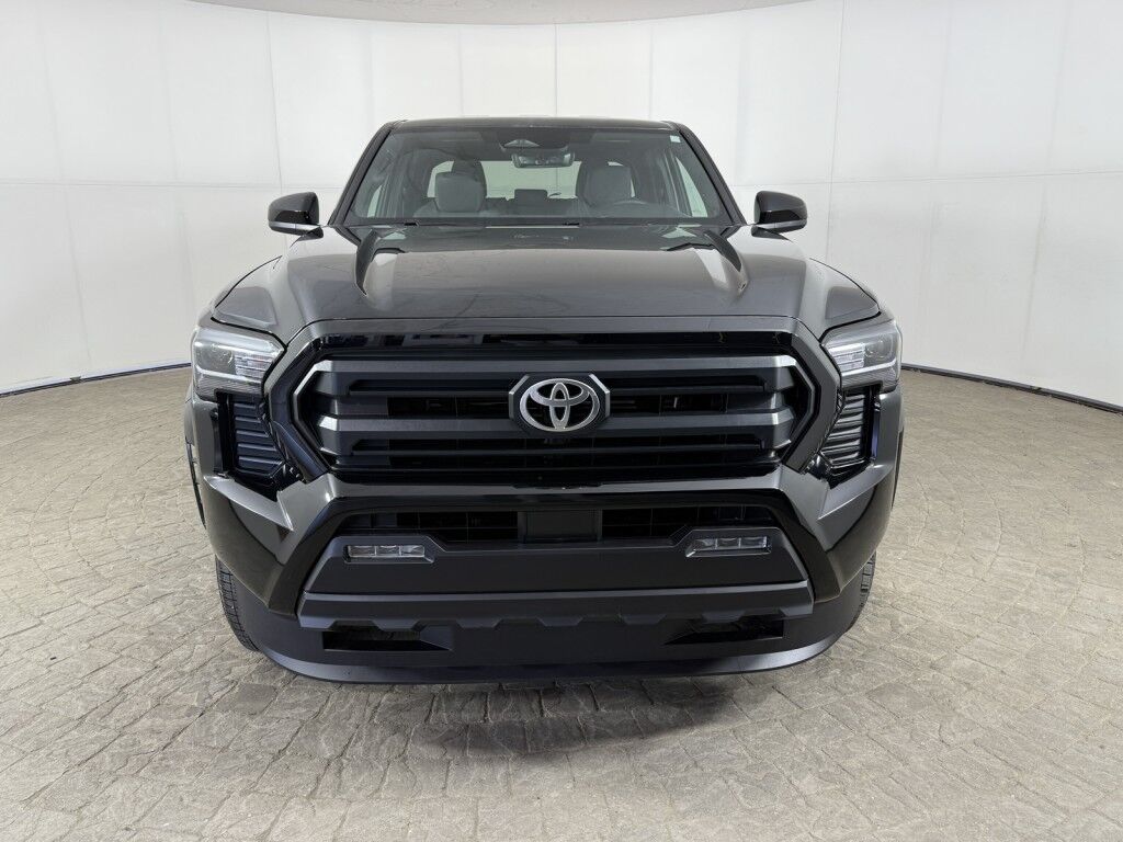 2025 Toyota Tacoma 4WD SR5 Double Cab 4x4 Maumee OH