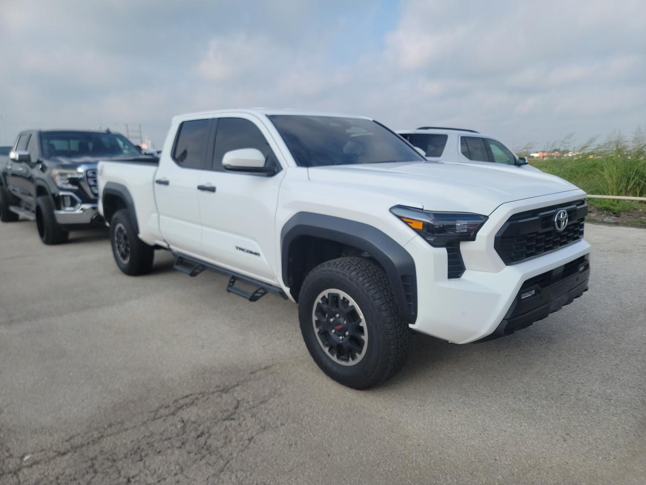 2025 Toyota Tacoma 4WD SR5