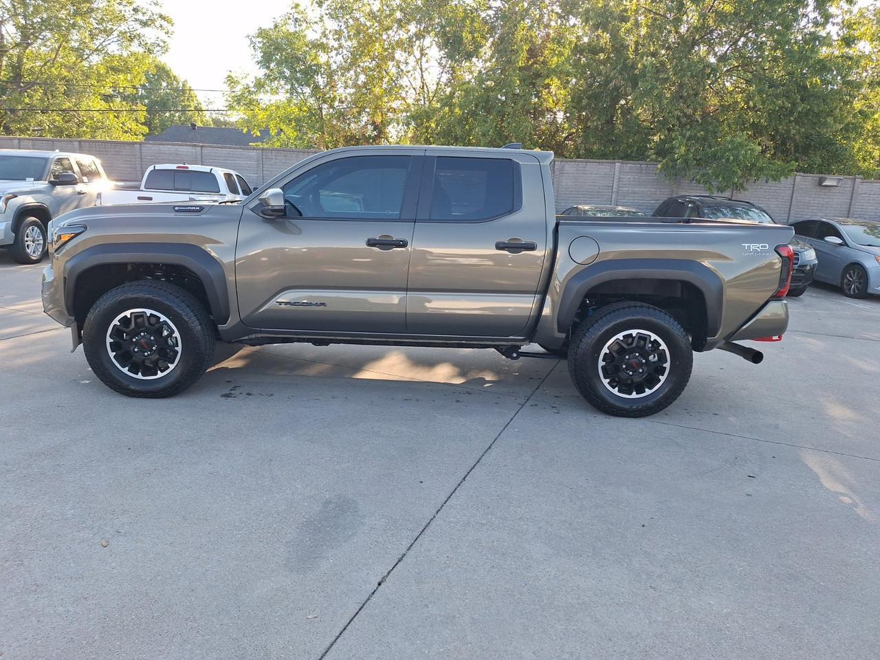 2025 Toyota Tacoma 4WD TRD Off Road Hybrid Hurst TX