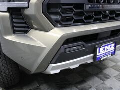 2025 Toyota Tacoma Hybrid 4x4 Crew Cab Trailhunter Fond du Lac WI