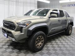 2025 Toyota Tacoma Hybrid 4x4 Crew Cab Trailhunter Fond du Lac WI