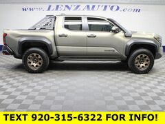 2025 Toyota Tacoma Hybrid 4x4 Crew Cab Trailhunter Fond du Lac WI