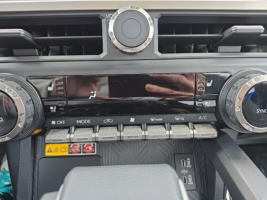 2025 Toyota Tacoma Hybrid 4x4 Crew Cab Trailhunter Fond du Lac WI