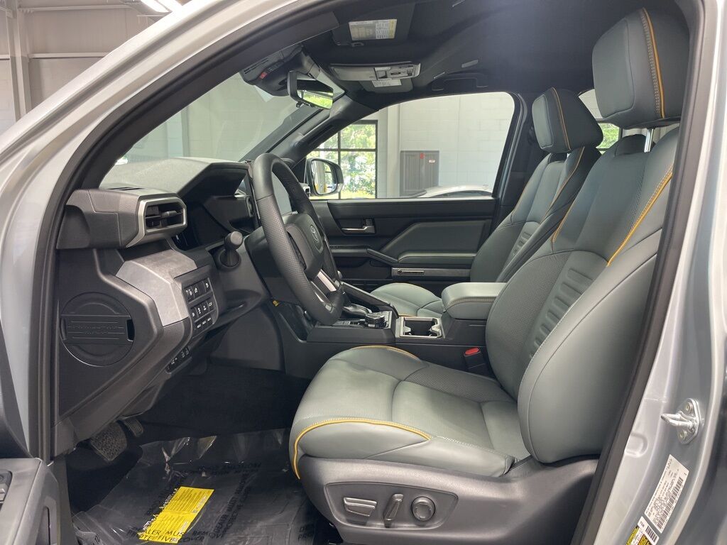 2025 Toyota Tacoma Hybrid 4x4 Crew Cab Trailhunter Minocqua WI