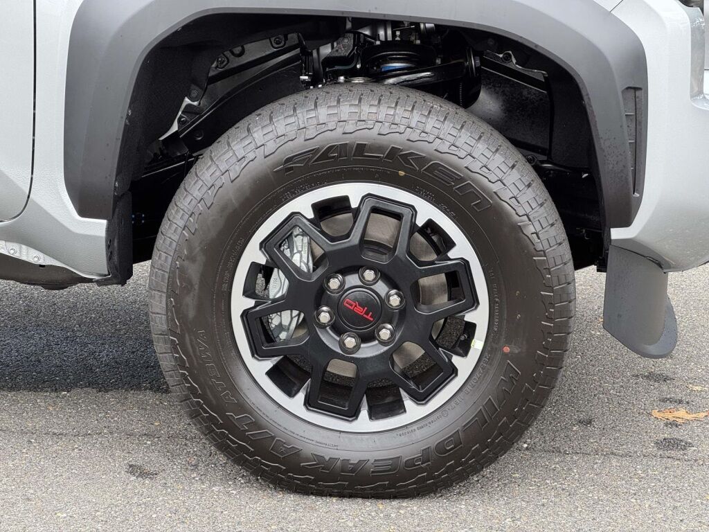 2025 Toyota Tacoma Hybrid TRD Off Road Fredericksburg VA